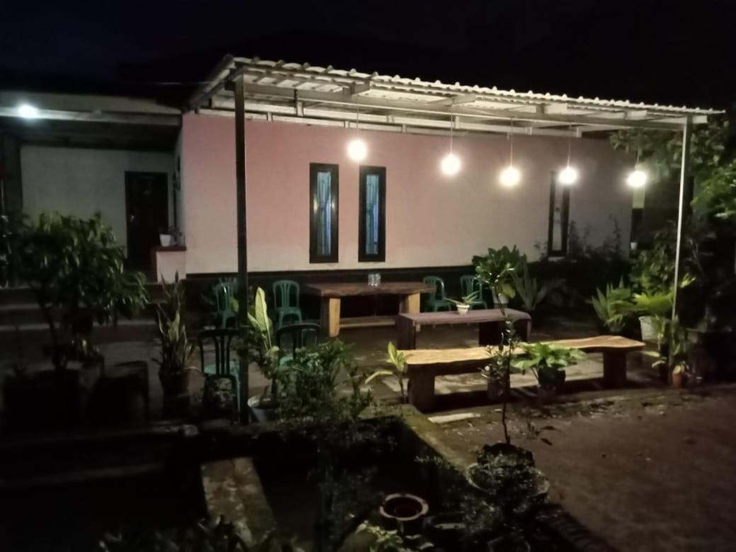 Homestay De76A Geroeng Exterior photo